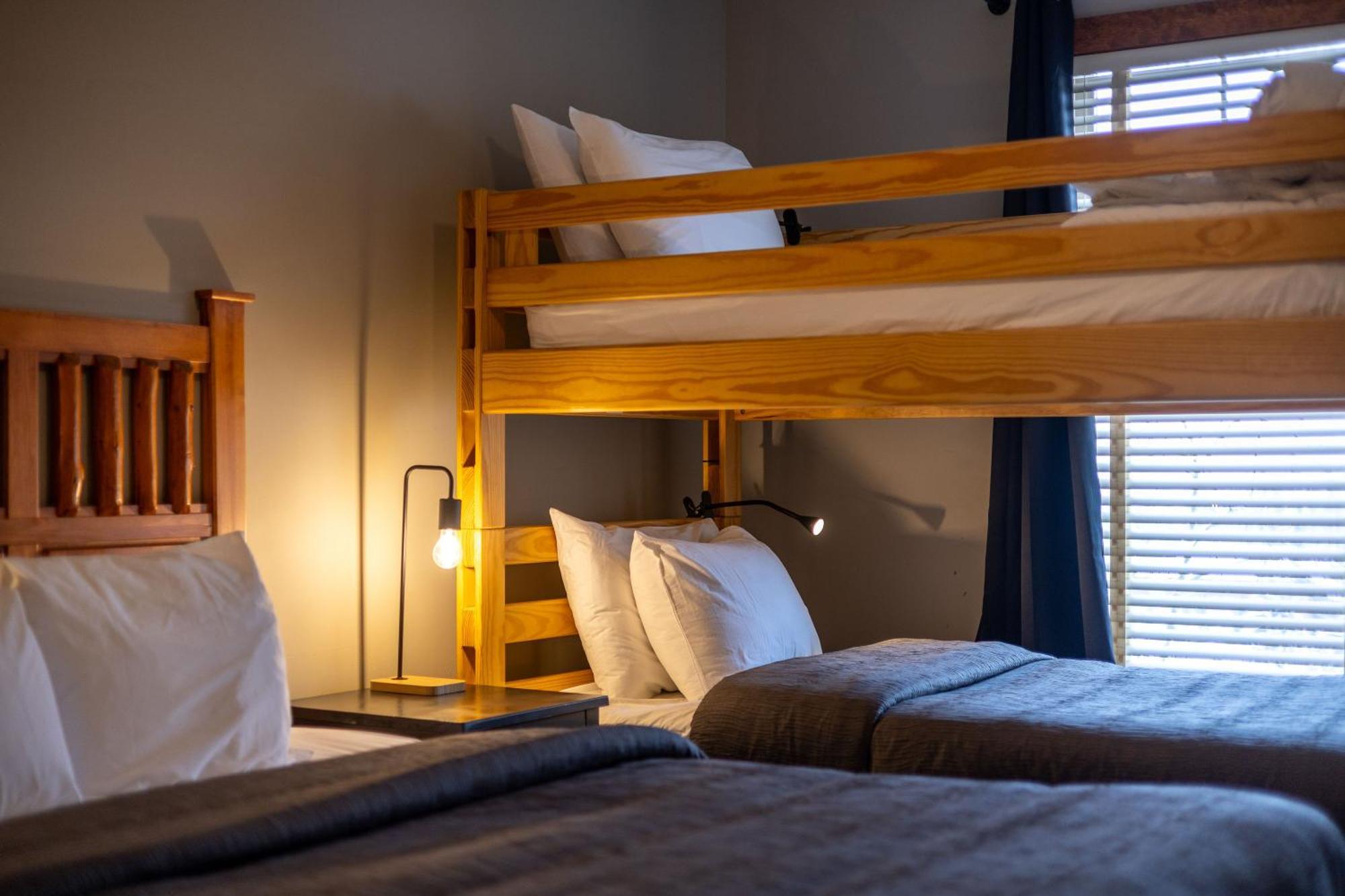 Snow Creek Lodge By Fernie Central Reservations Bagian luar foto