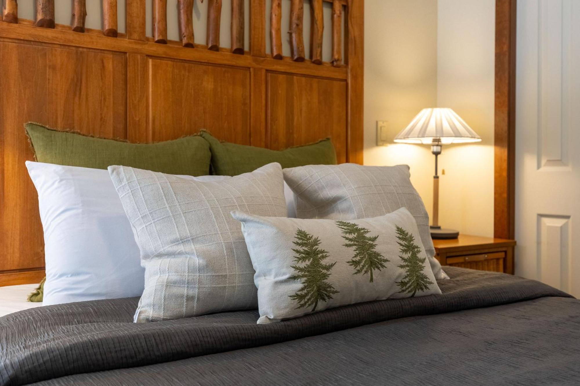Snow Creek Lodge By Fernie Central Reservations Bagian luar foto