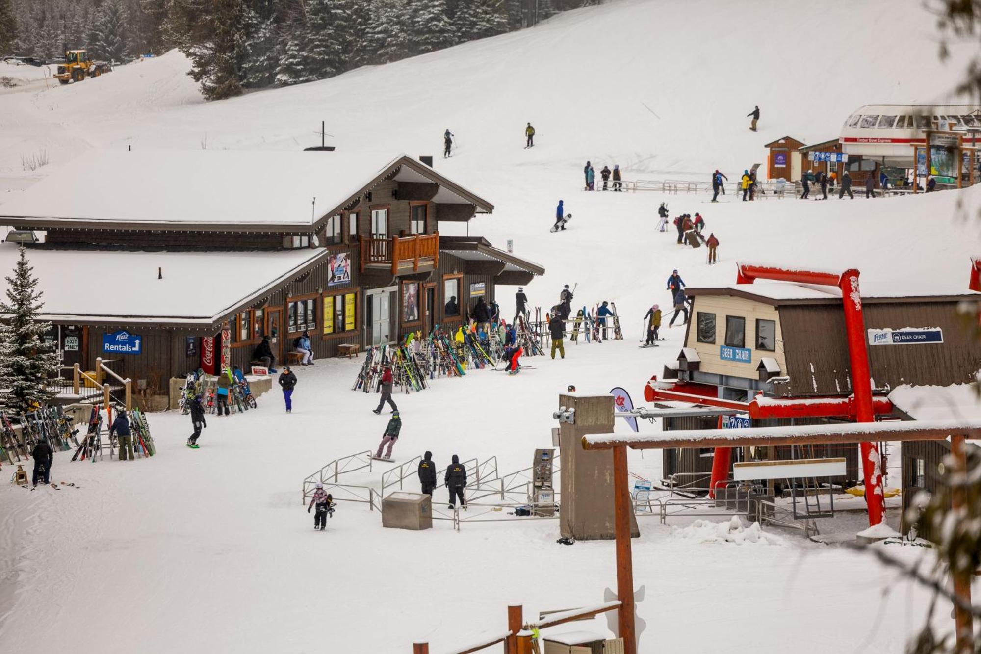 Snow Creek Lodge By Fernie Central Reservations Bagian luar foto