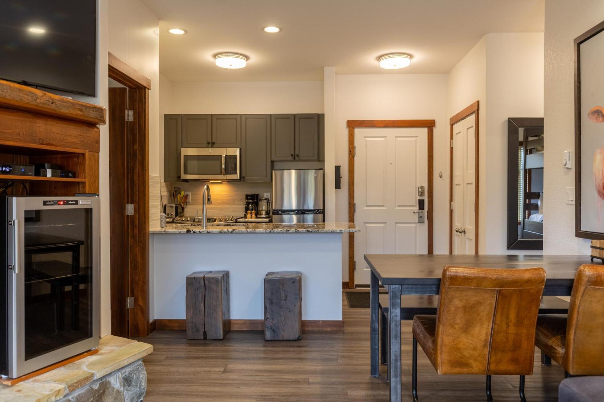 Snow Creek Lodge By Fernie Central Reservations Bagian luar foto