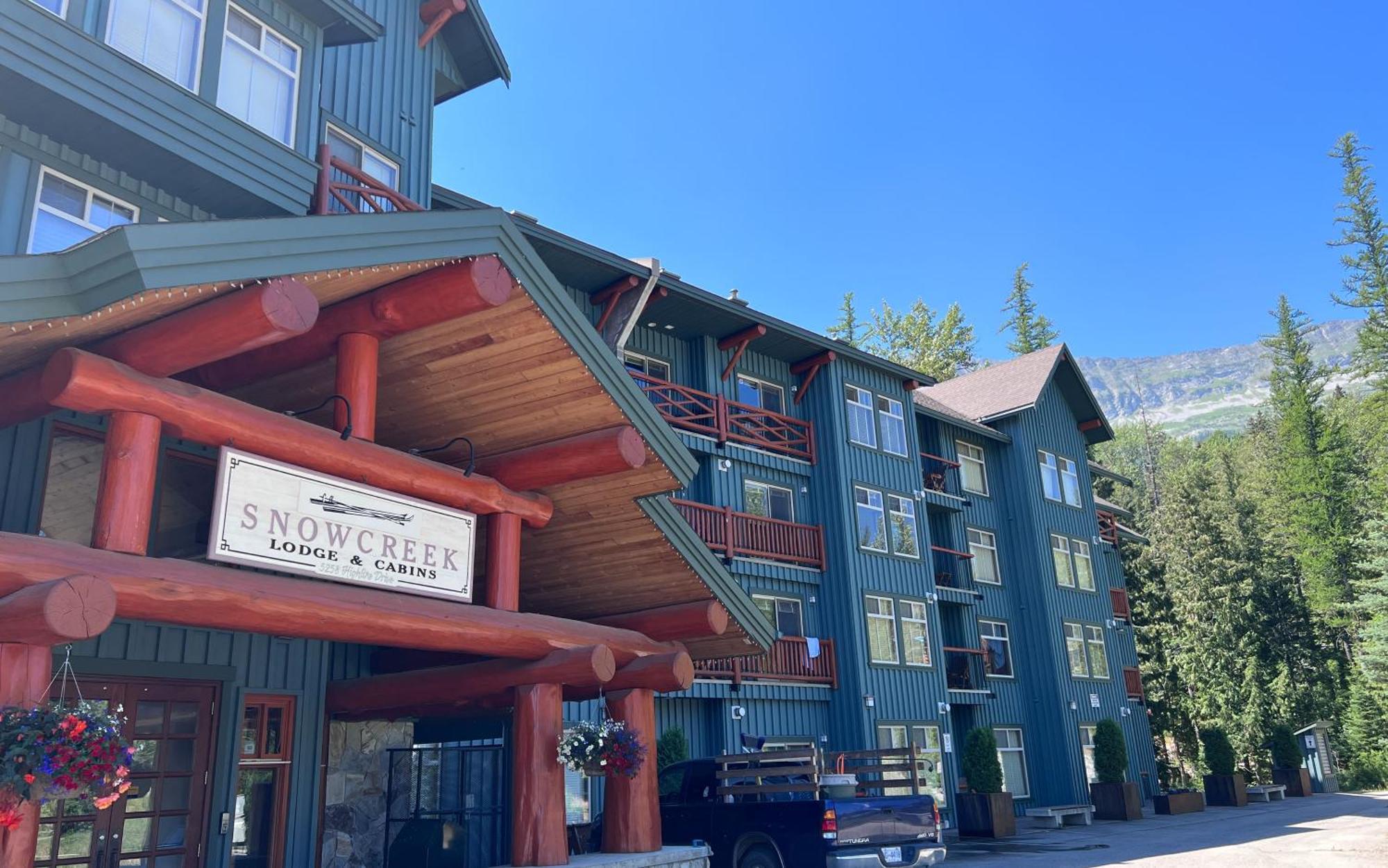 Snow Creek Lodge By Fernie Central Reservations Bagian luar foto