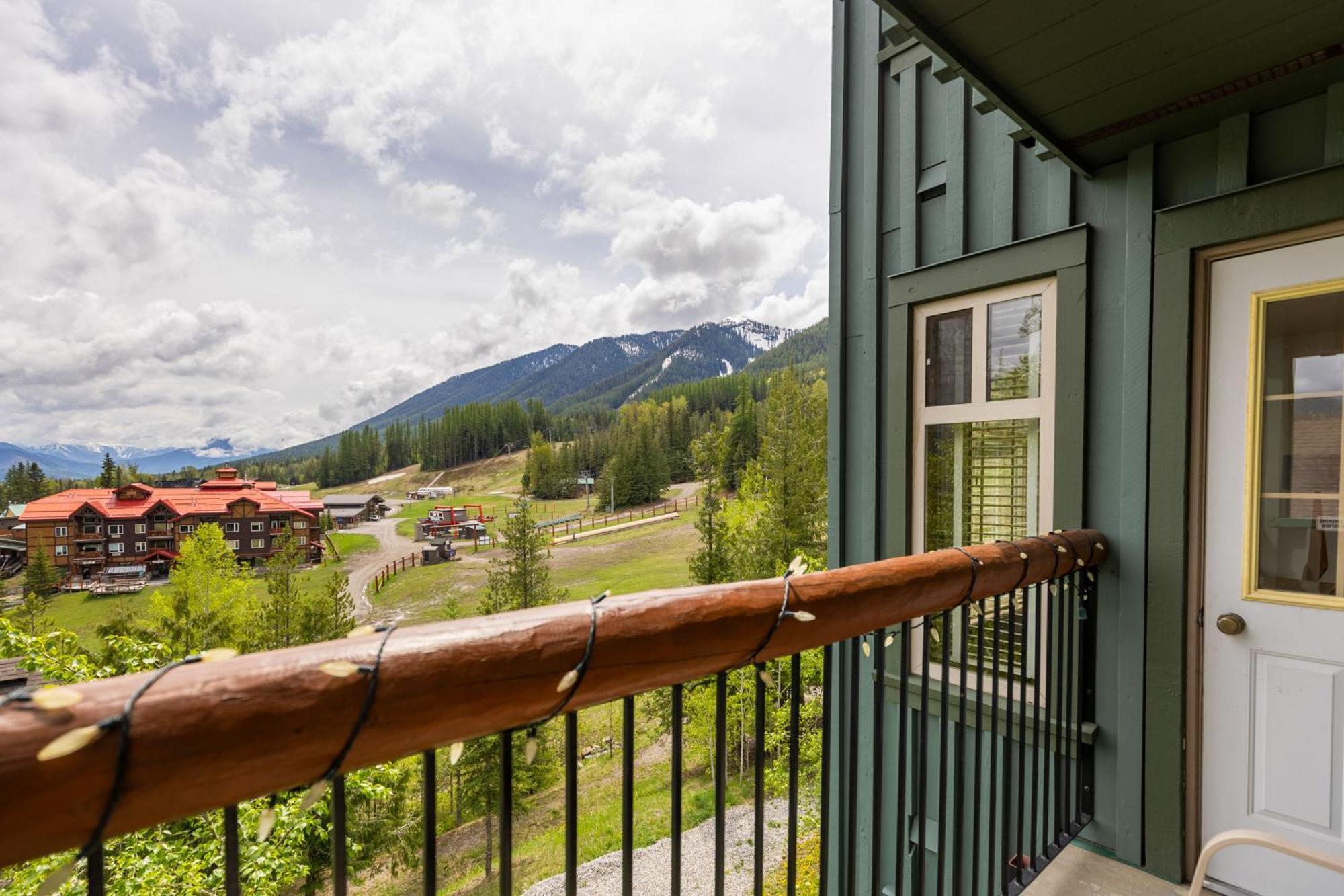 Snow Creek Lodge By Fernie Central Reservations Bagian luar foto