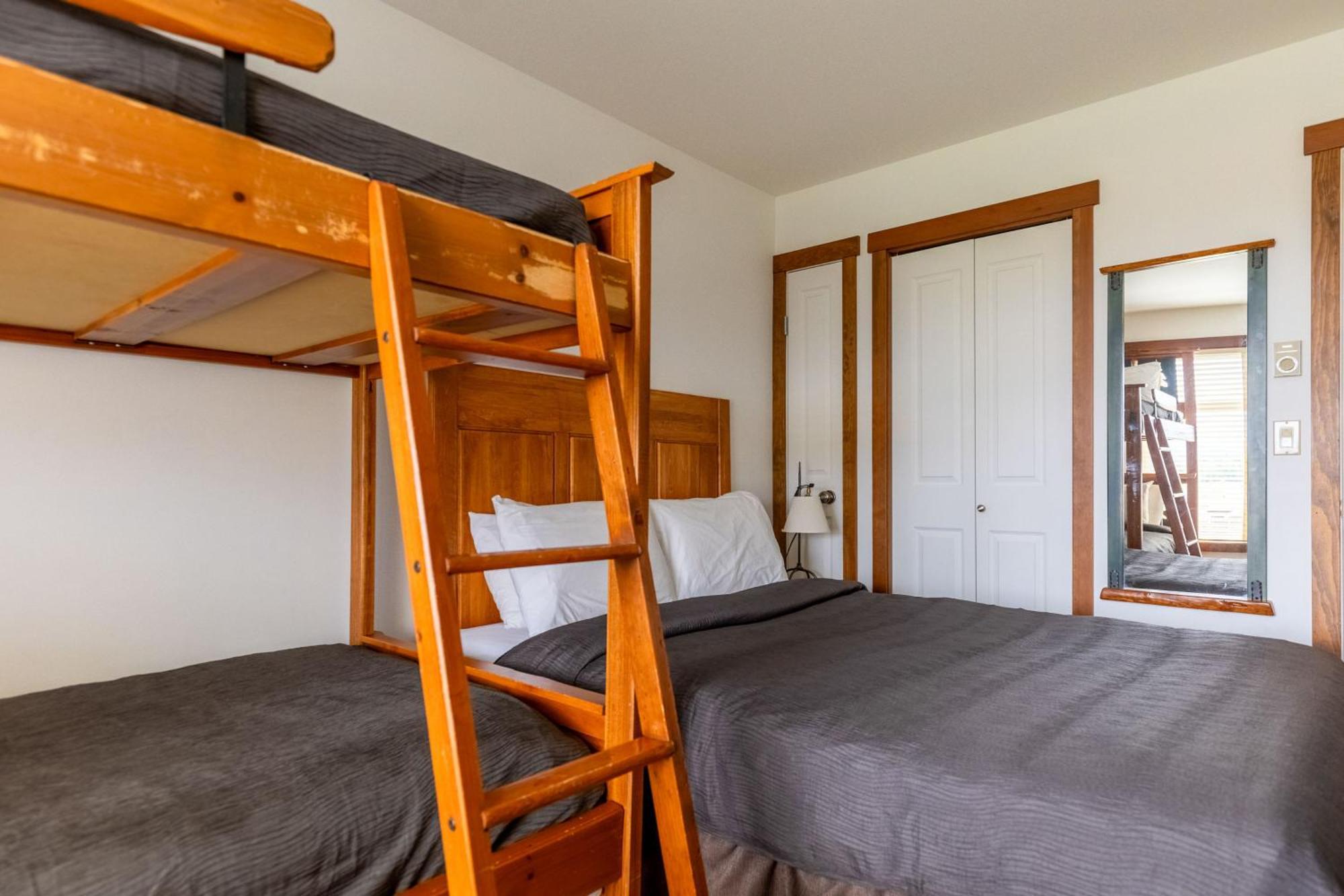 Snow Creek Lodge By Fernie Central Reservations Bagian luar foto